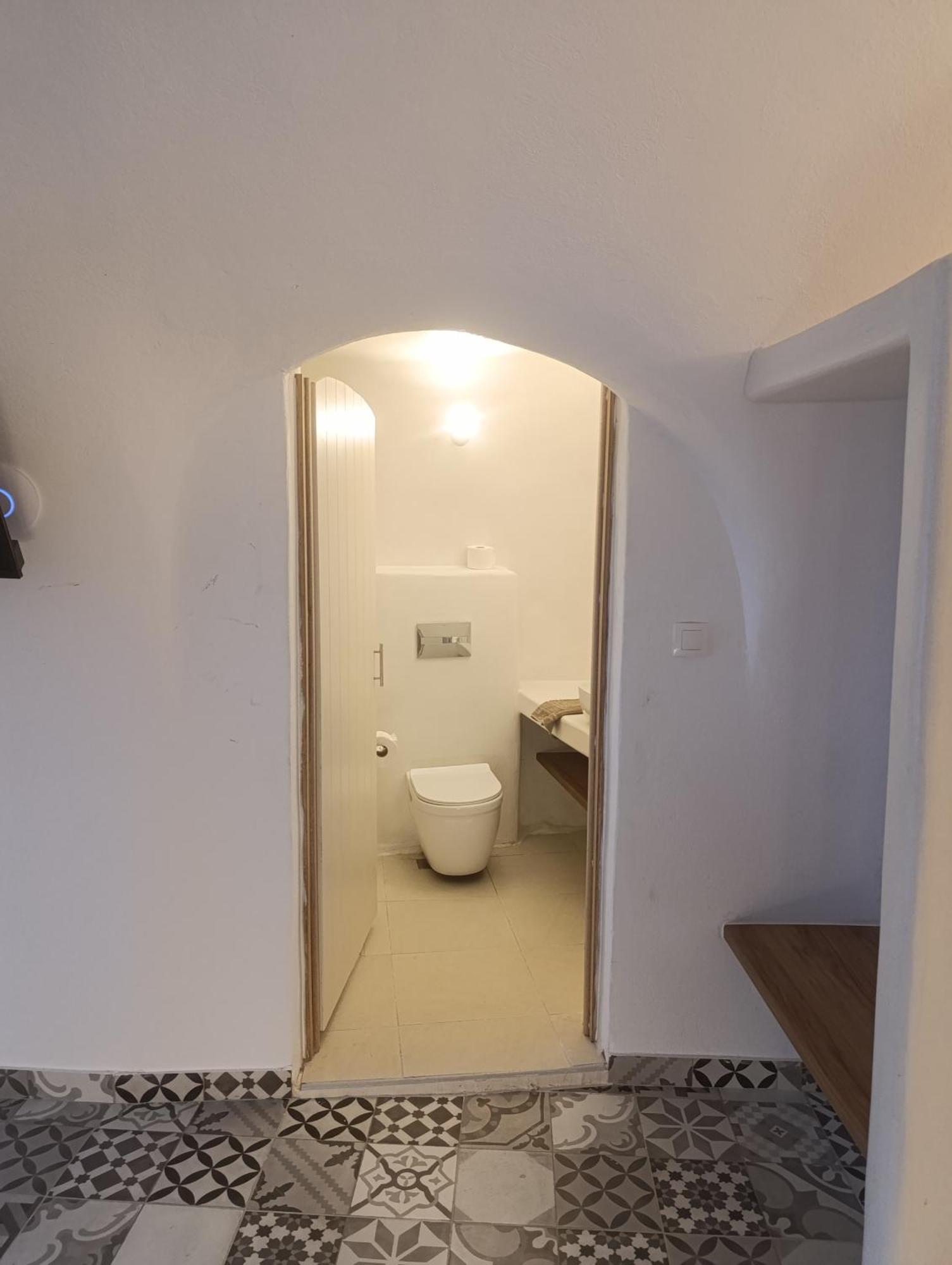 Cycladic Center Cave Rooms Fira  Exterior foto